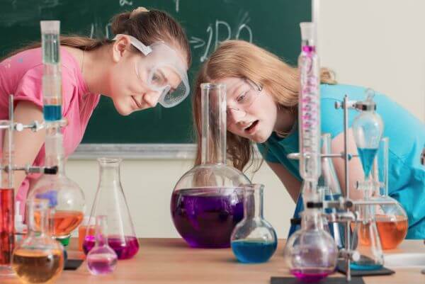 Osterlabor. Naturwissenschaftliche Experimente im Jugendhaus